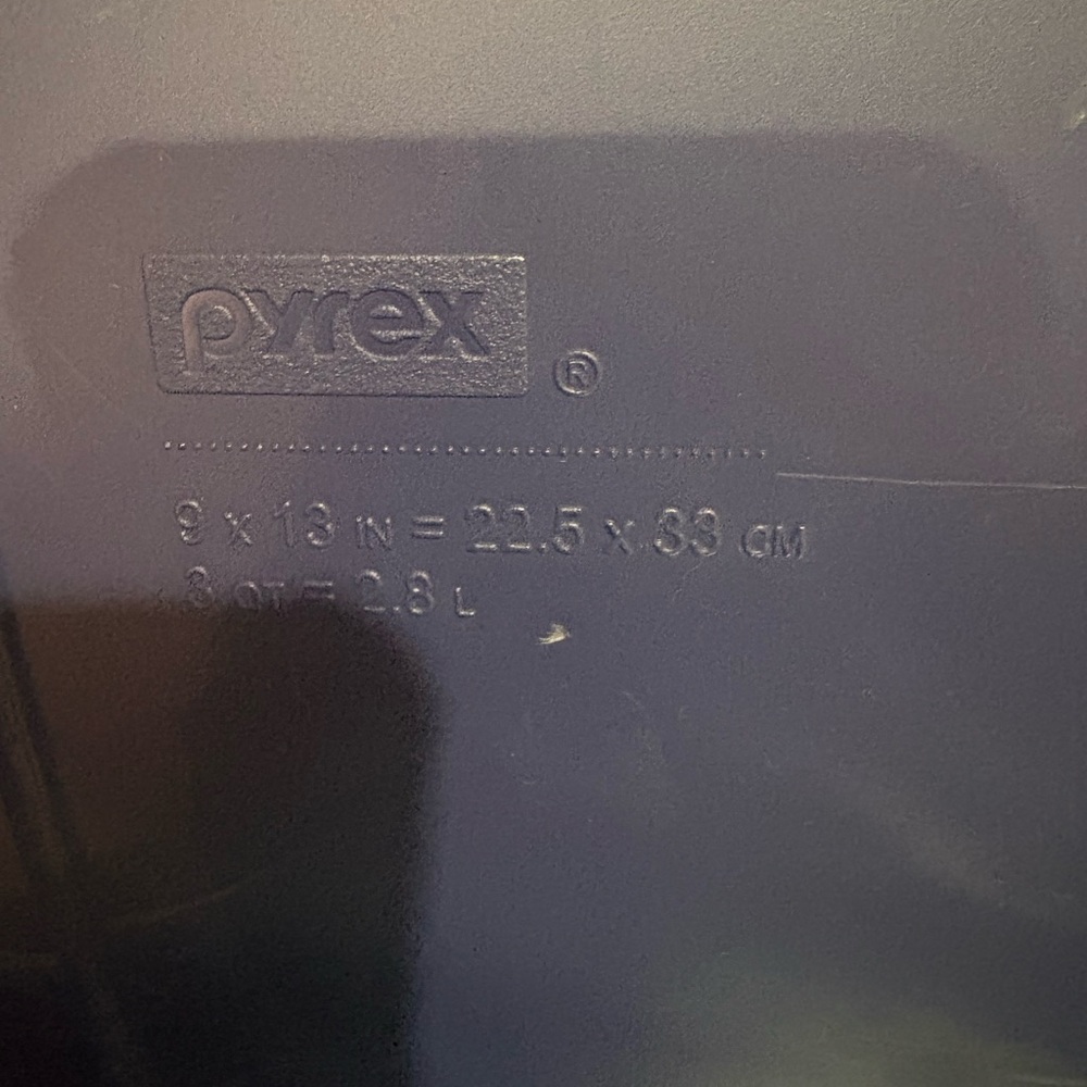 Pyrex Glass Baking Dish with Blue Lid (3QT) - Picture 2 of 2